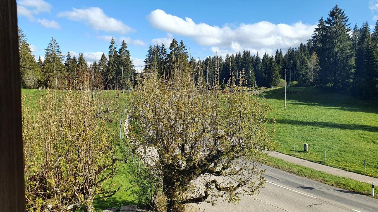 Auberge De La Couronne Saignelégier Екстериор снимка